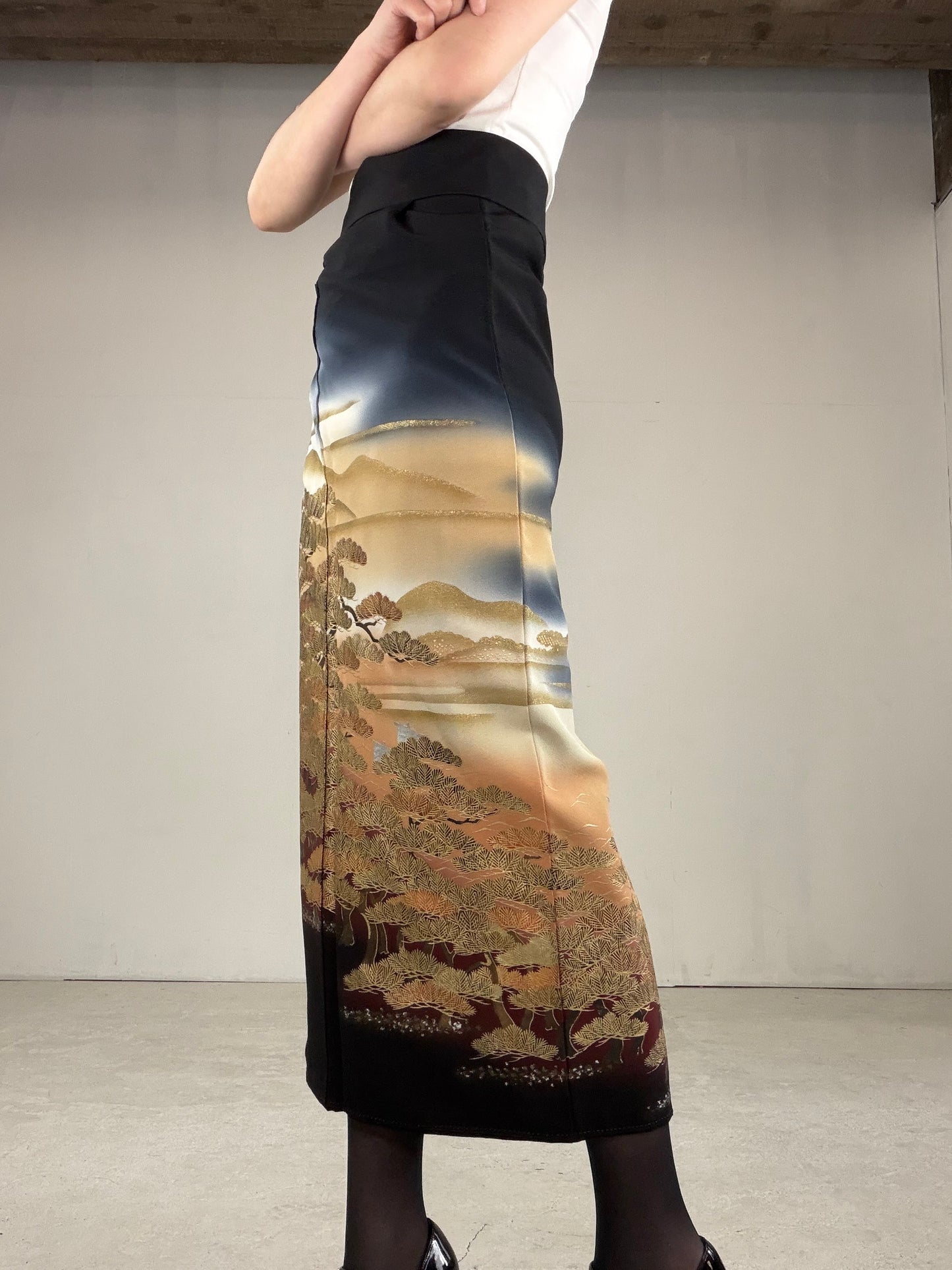 EDO-ZUMA SKIRT UPCYCLED FROM JAPANESE KIMONO "EDO035"
