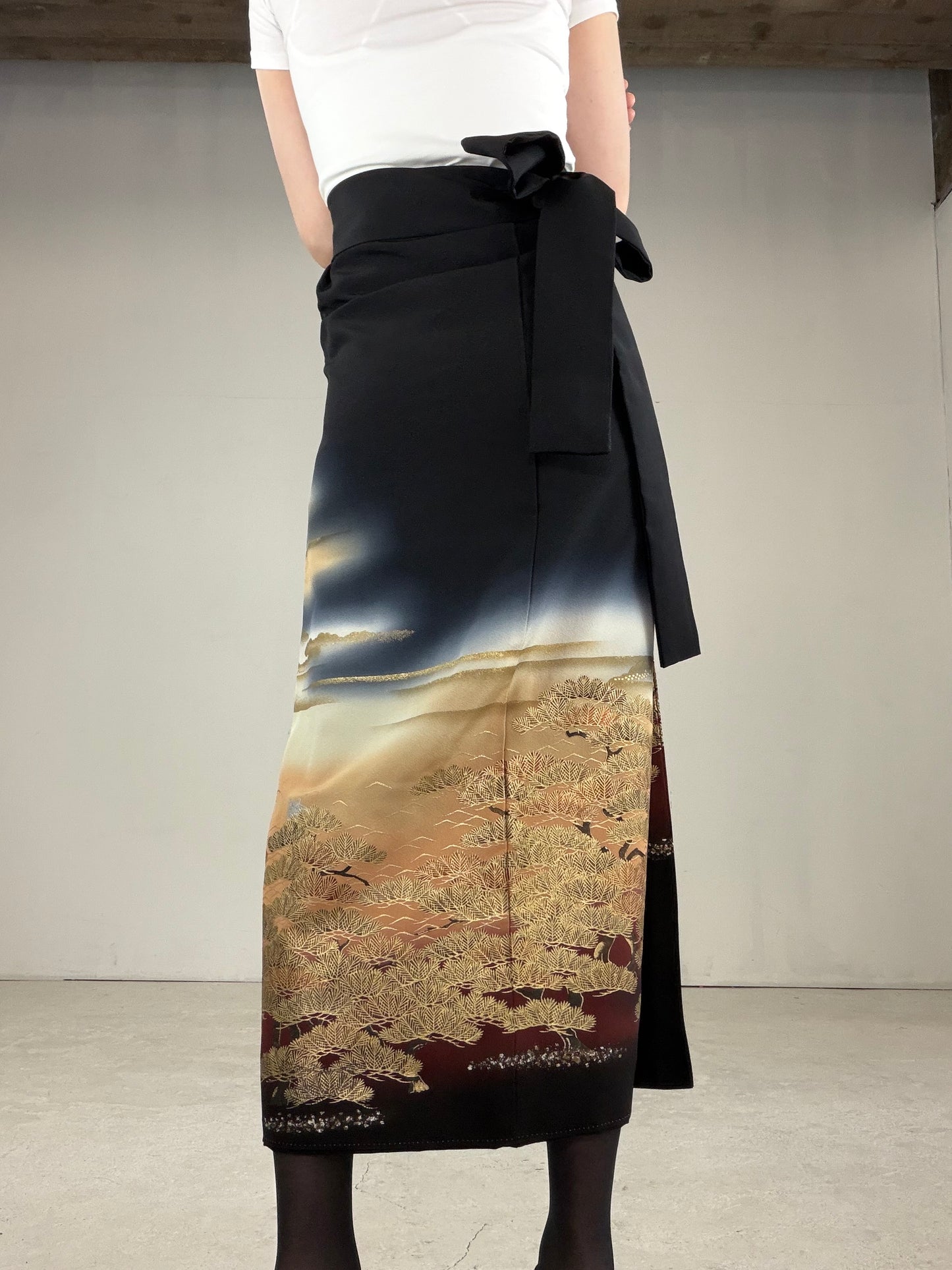 EDO-ZUMA SKIRT UPCYCLED FROM JAPANESE KIMONO "EDO035"