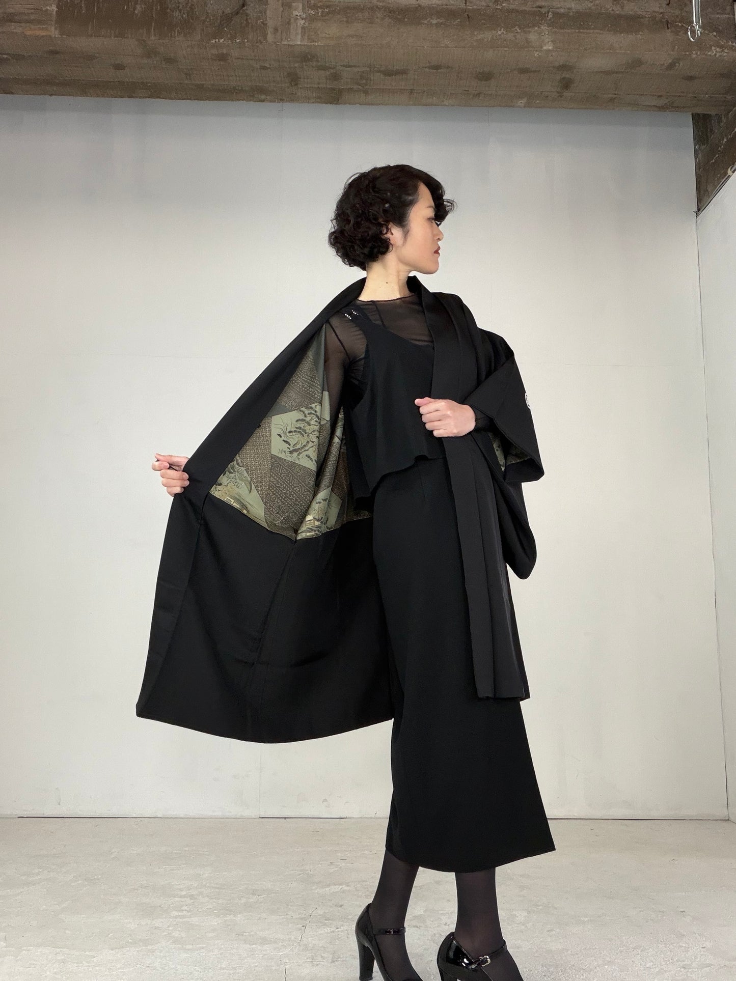 VINTAGE KUROMONTSUKI HAORI "Sougara, KUR106" *damage