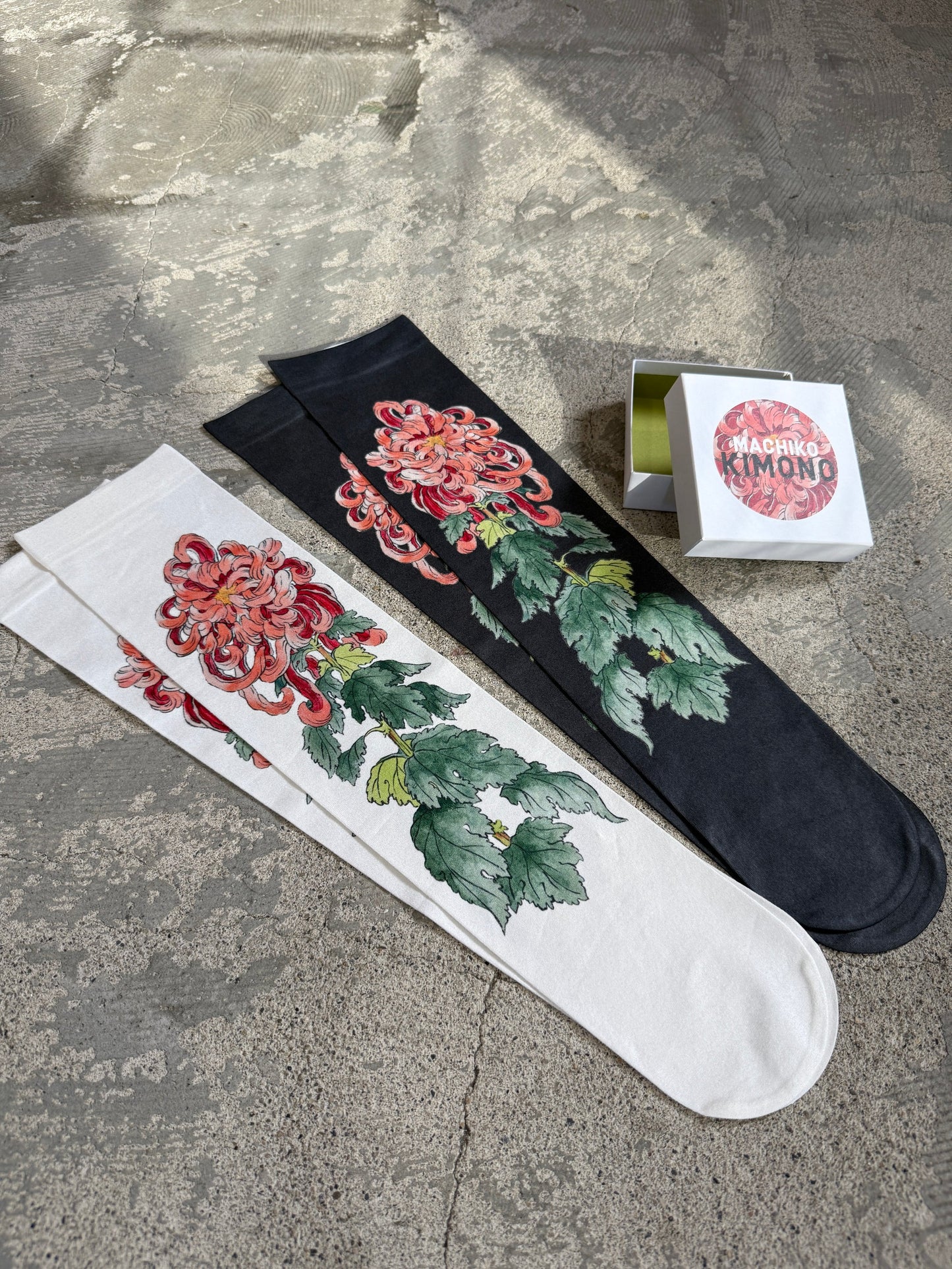 UKIYO-E Over-the-knee socks  / WHITE