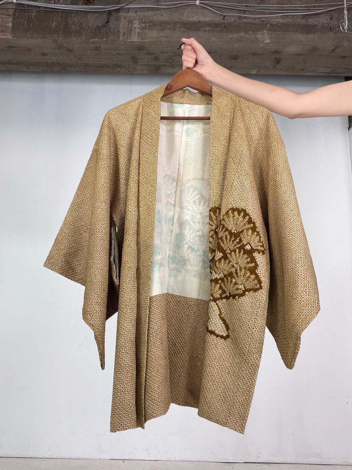 VINTAGE SHIBORI HAORI  "matsu, SIB140" *damage