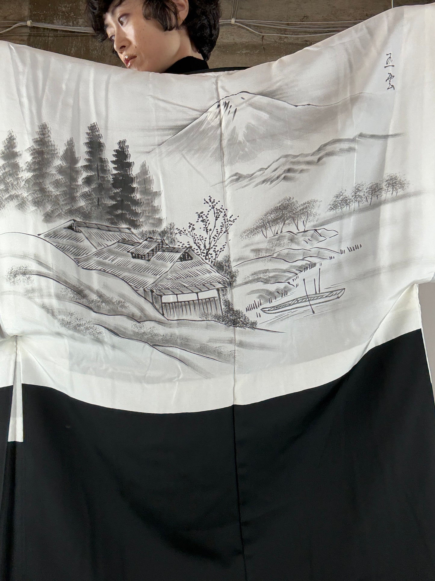 VINTAGE KUROMONTSUKI HAORI "GOUN"