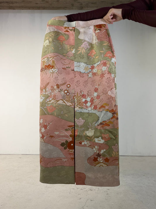 Kimono Skirt "SAI003" — Upcycled from Japanese Kimono Foumongi