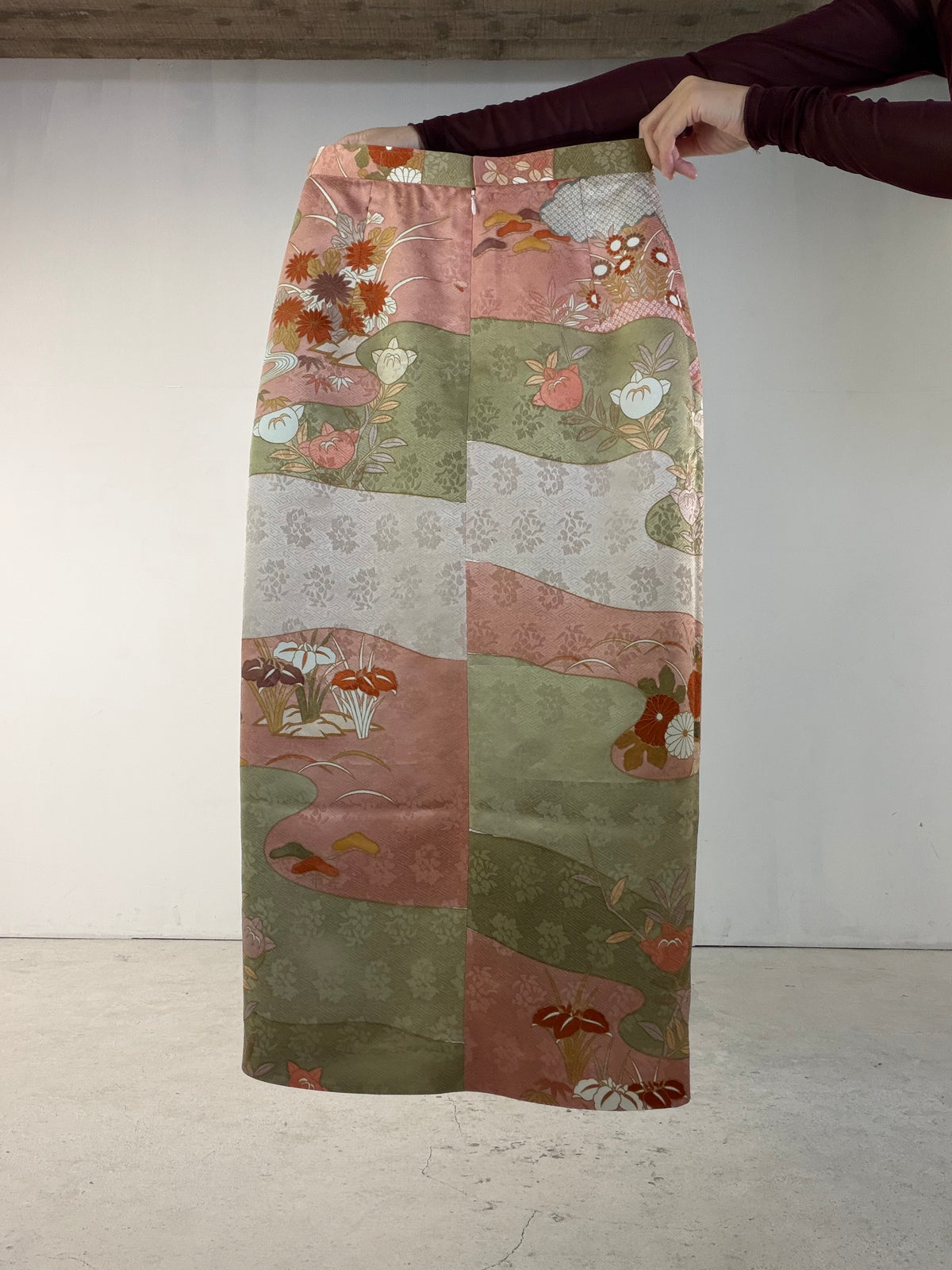 Kimono Skirt "SAI003" — Upcycled from Japanese Kimono Foumongi