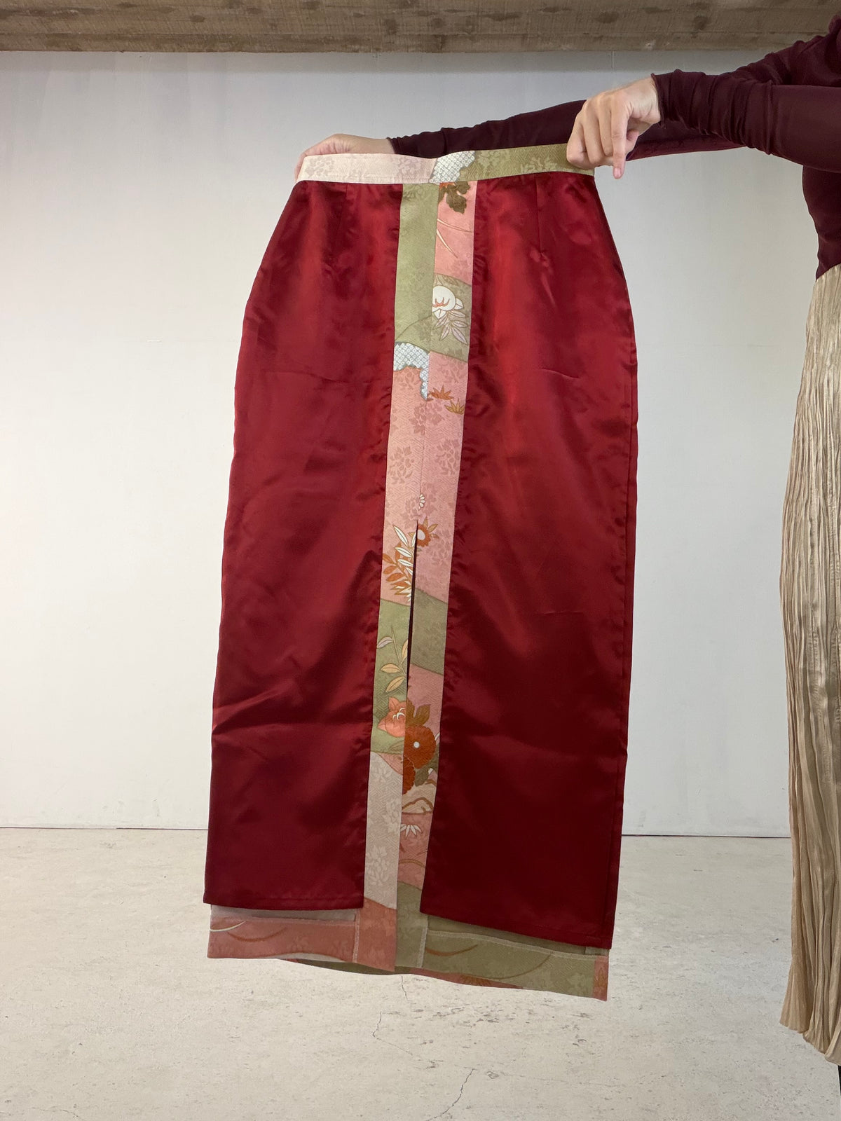 Kimono Skirt "SAI003" — Upcycled from Japanese Kimono Foumongi