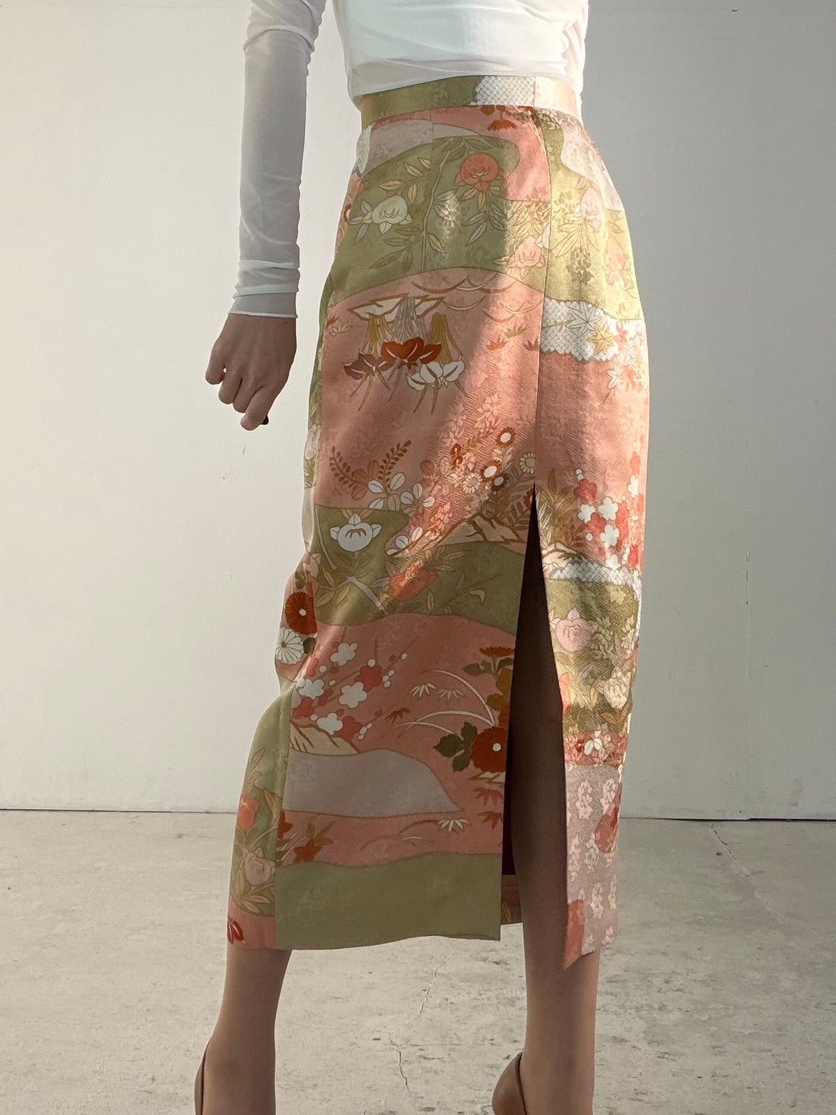 Kimono Skirt "SAI003" — Upcycled from Japanese Kimono Foumongi