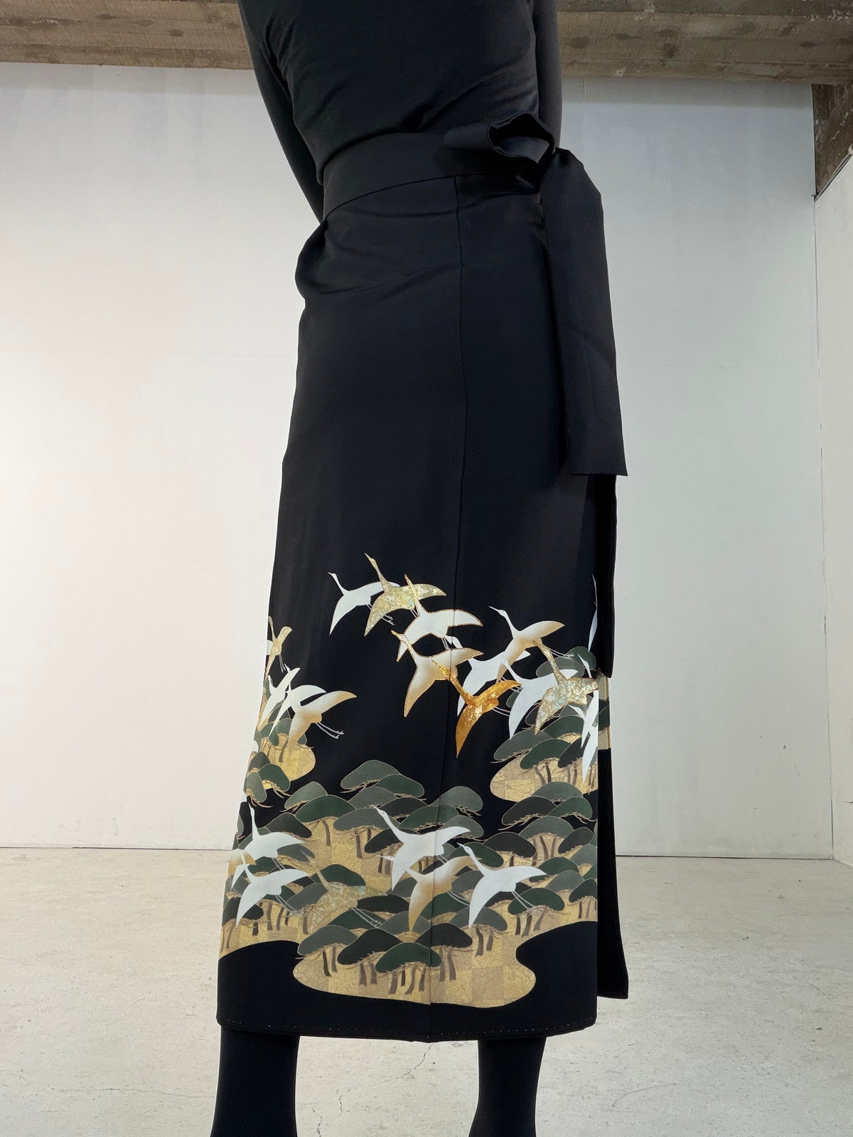 EDO-ZUMA SKIRT UPCYCLED FROM JAPANESE KIMONO "EDO069"