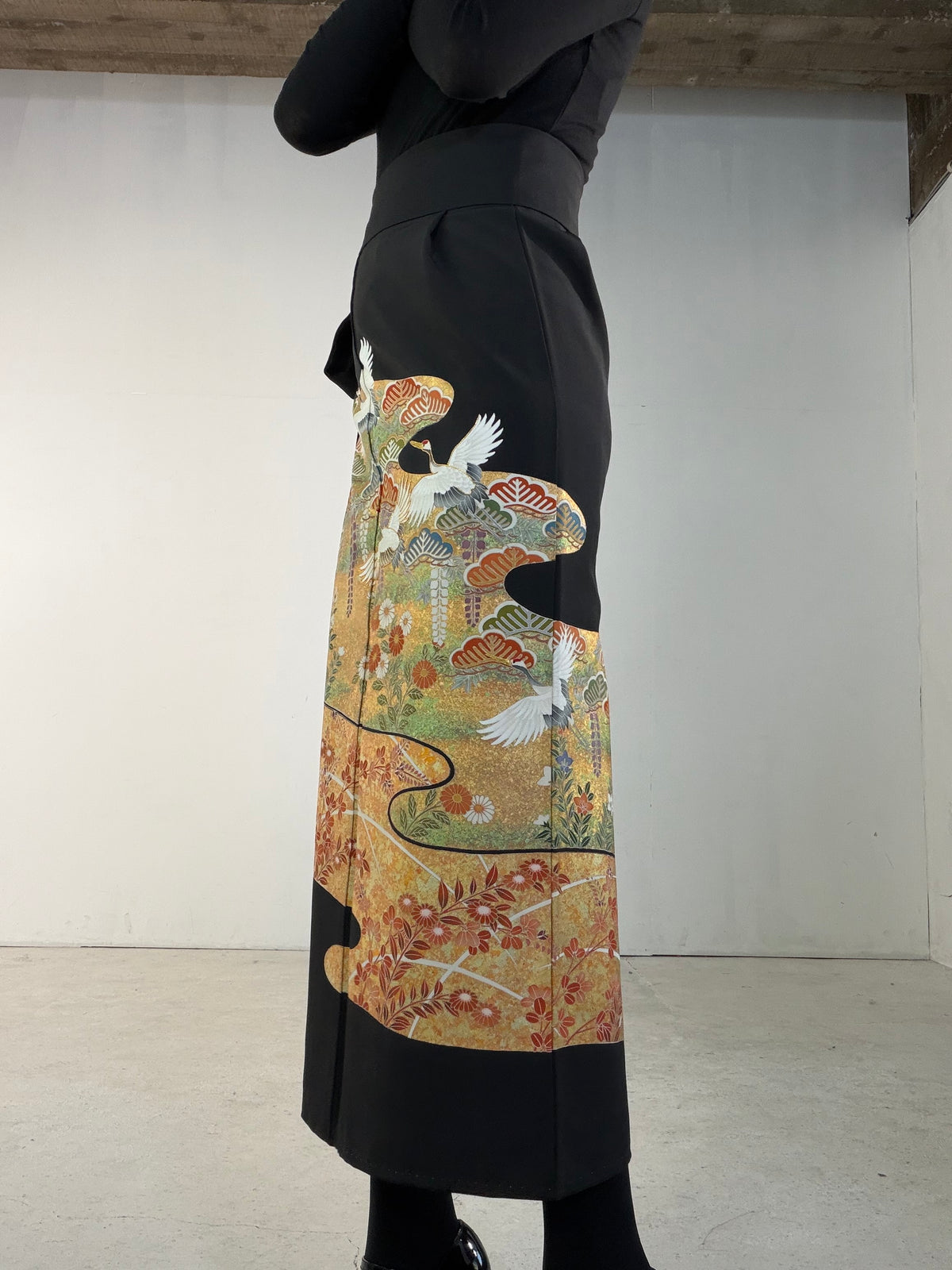 EDO-ZUMA SKIRT UPCYCLED FROM JAPANESE KIMONO "EDO066"
