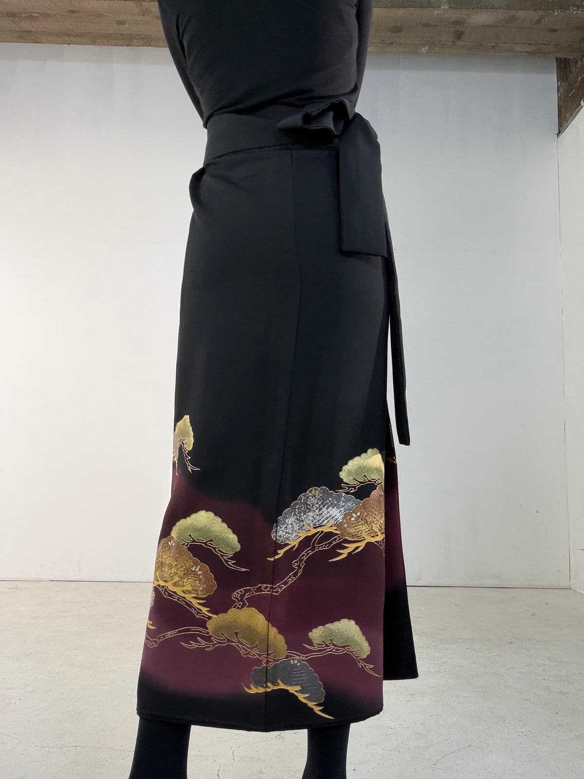 EDO-ZUMA SKIRT UPCYCLED FROM JAPANESE KIMONO "EDO065"