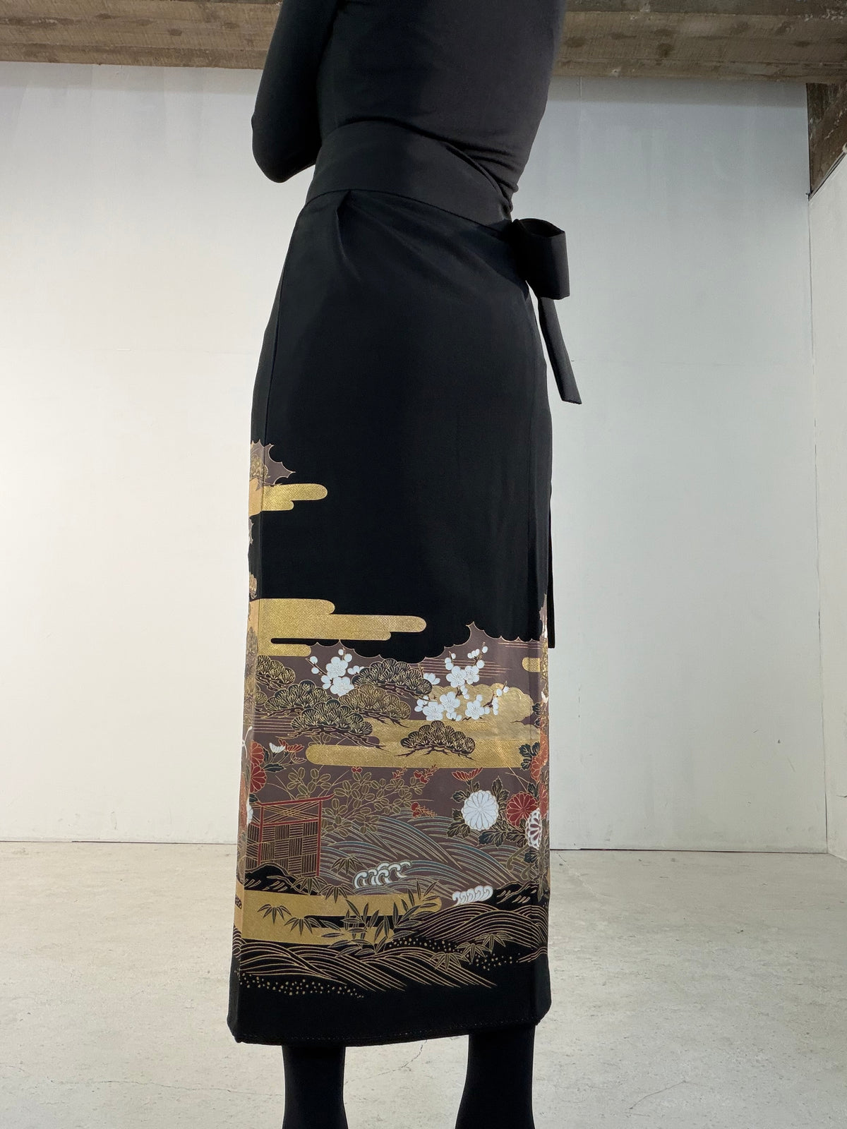 EDO-ZUMA SKIRT UPCYCLED FROM JAPANESE KIMONO "EDO064"