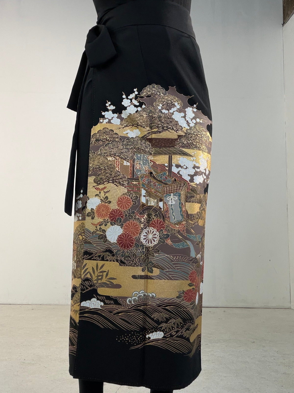 EDO-ZUMA SKIRT UPCYCLED FROM JAPANESE KIMONO "EDO064"