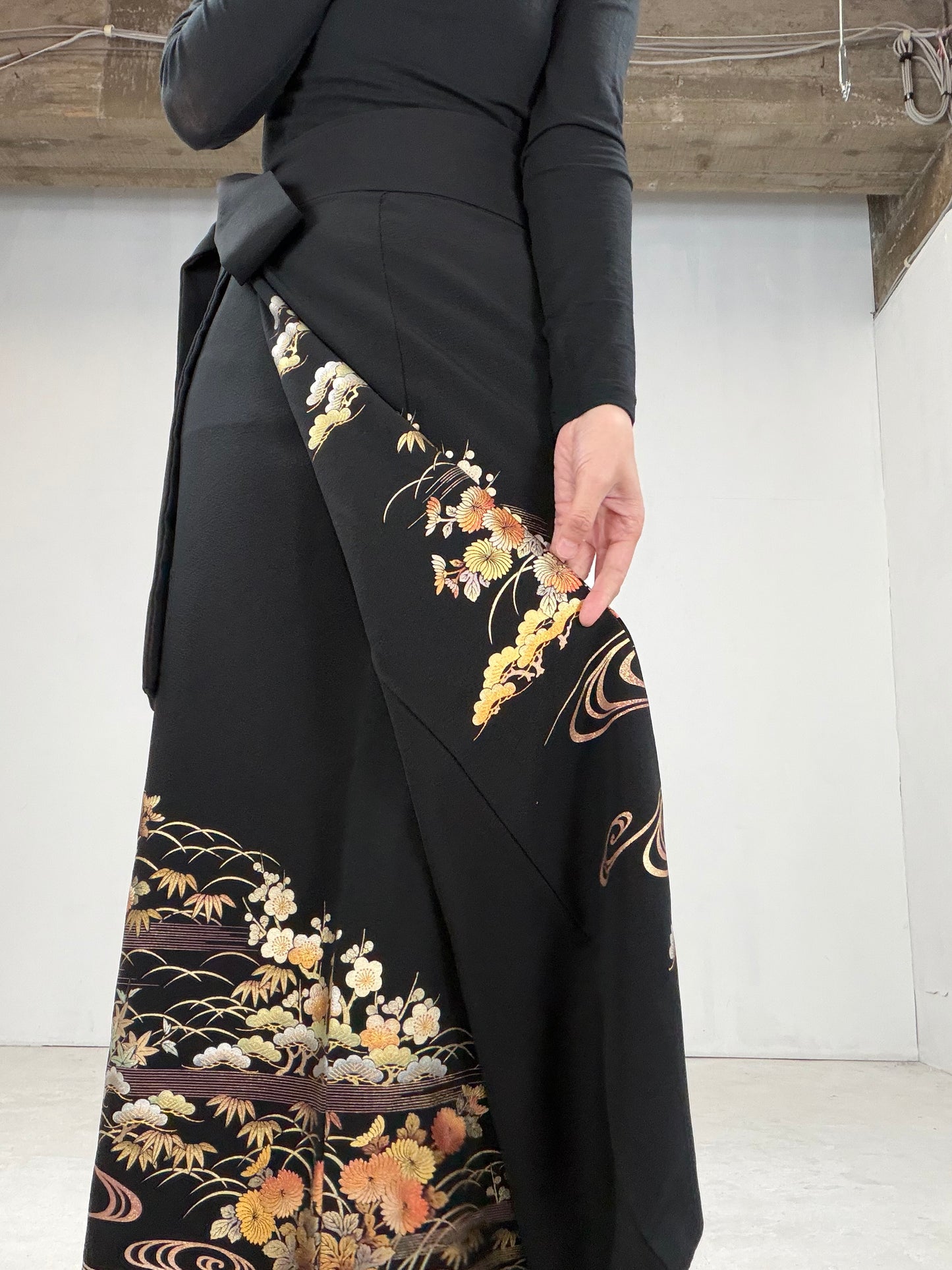 EDO-ZUMA SKIRT UPCYCLED FROM JAPANESE KIMONO "019"