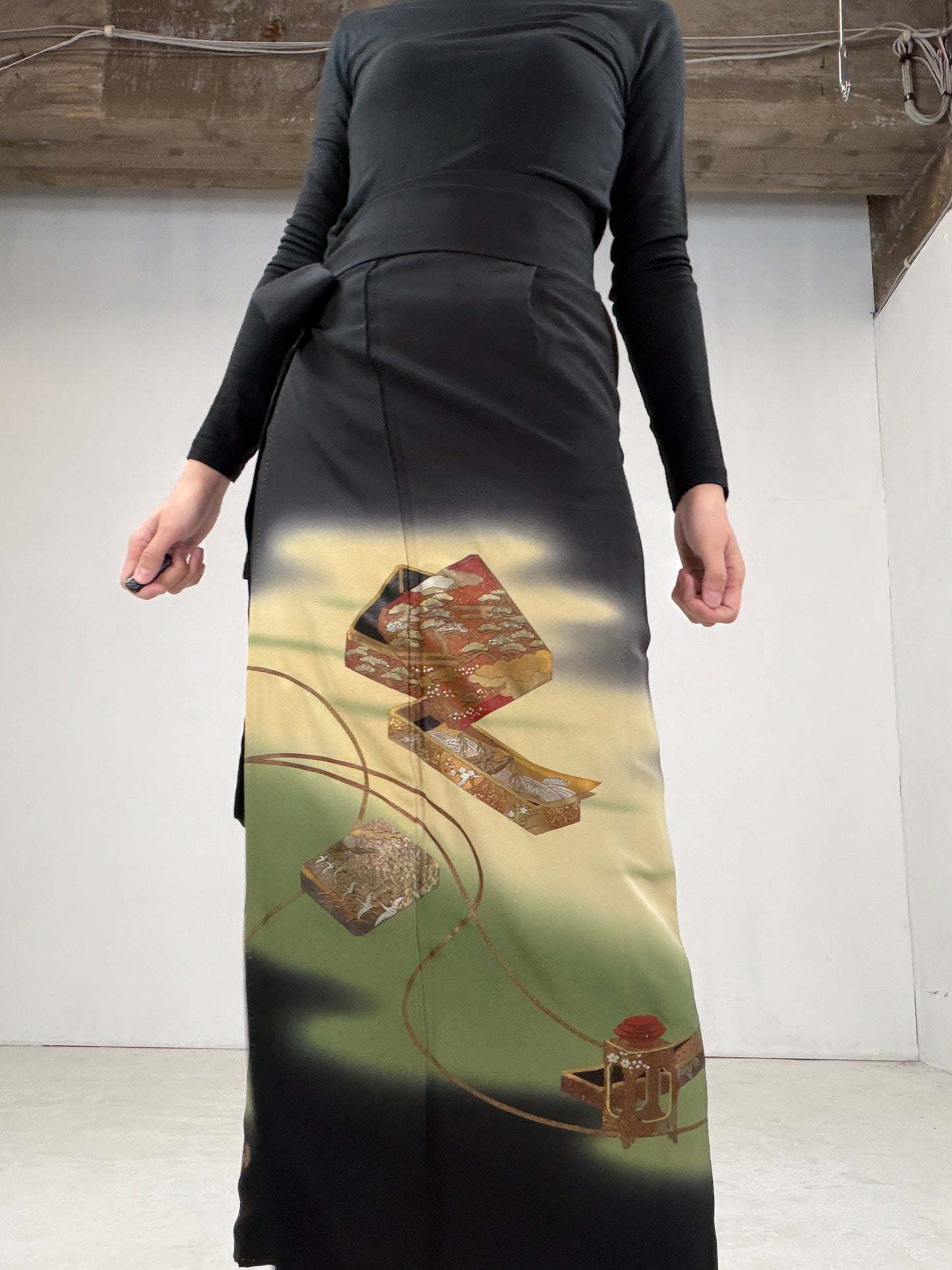 EDO-ZUMA SKIRT UPCYCLED FROM JAPANESE KIMONO "018"