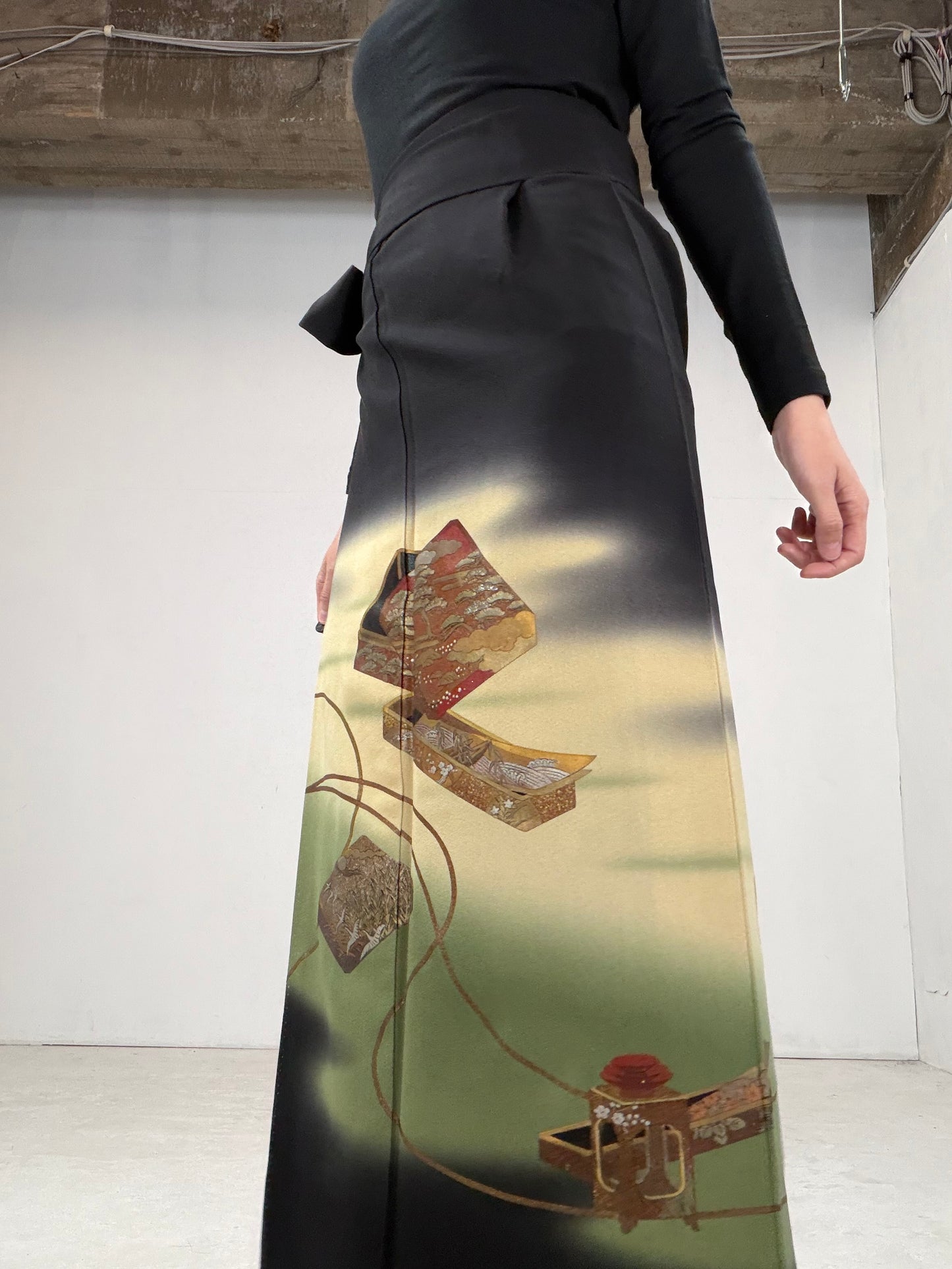 EDO-ZUMA SKIRT UPCYCLED FROM JAPANESE KIMONO "018"