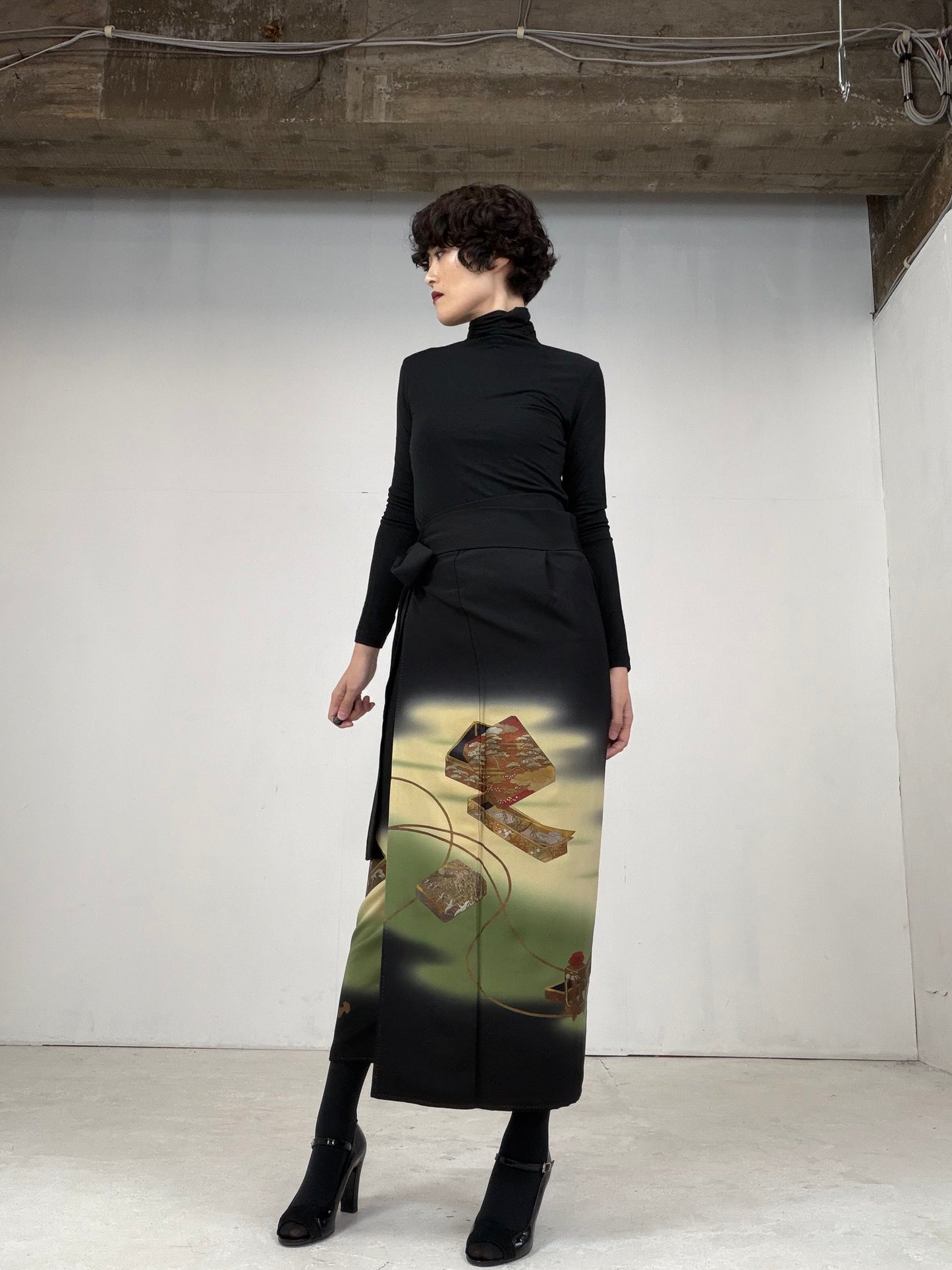 EDO-ZUMA SKIRT UPCYCLED FROM JAPANESE KIMONO "018"