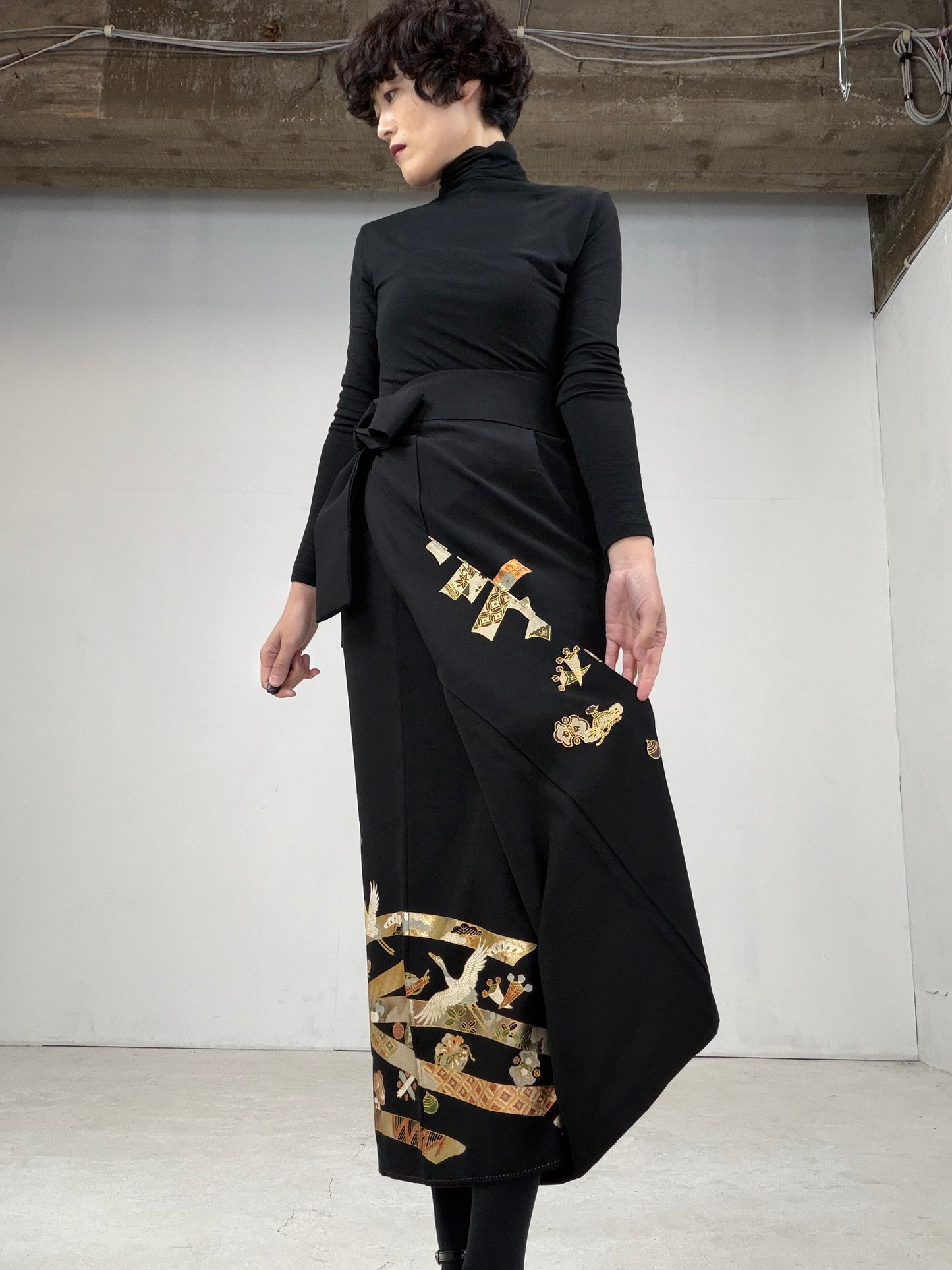 EDO-ZUMA SKIRT UPCYCLED FROM JAPANESE KIMONO "017"