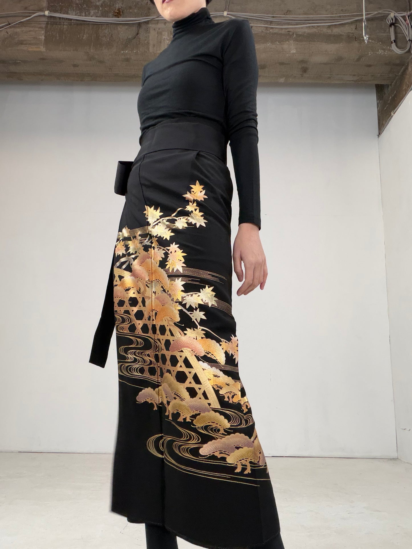 EDO-ZUMA SKIRT UPCYCLED FROM JAPANESE KIMONO "016"