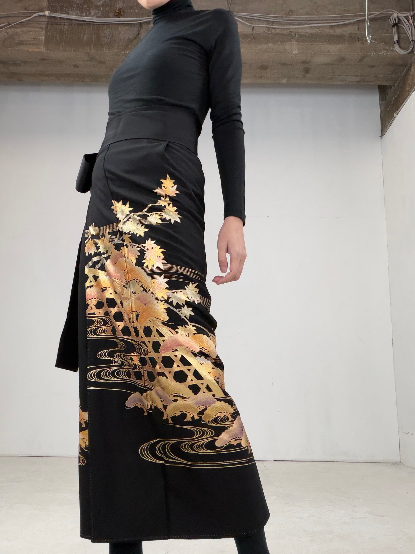 EDO-ZUMA SKIRT UPCYCLED FROM JAPANESE KIMONO "016"