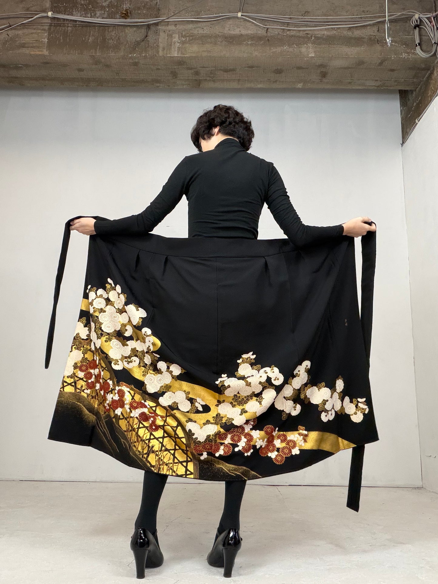 EDO-ZUMA SKIRT UPCYCLED FROM JAPANESE KIMONO "013"