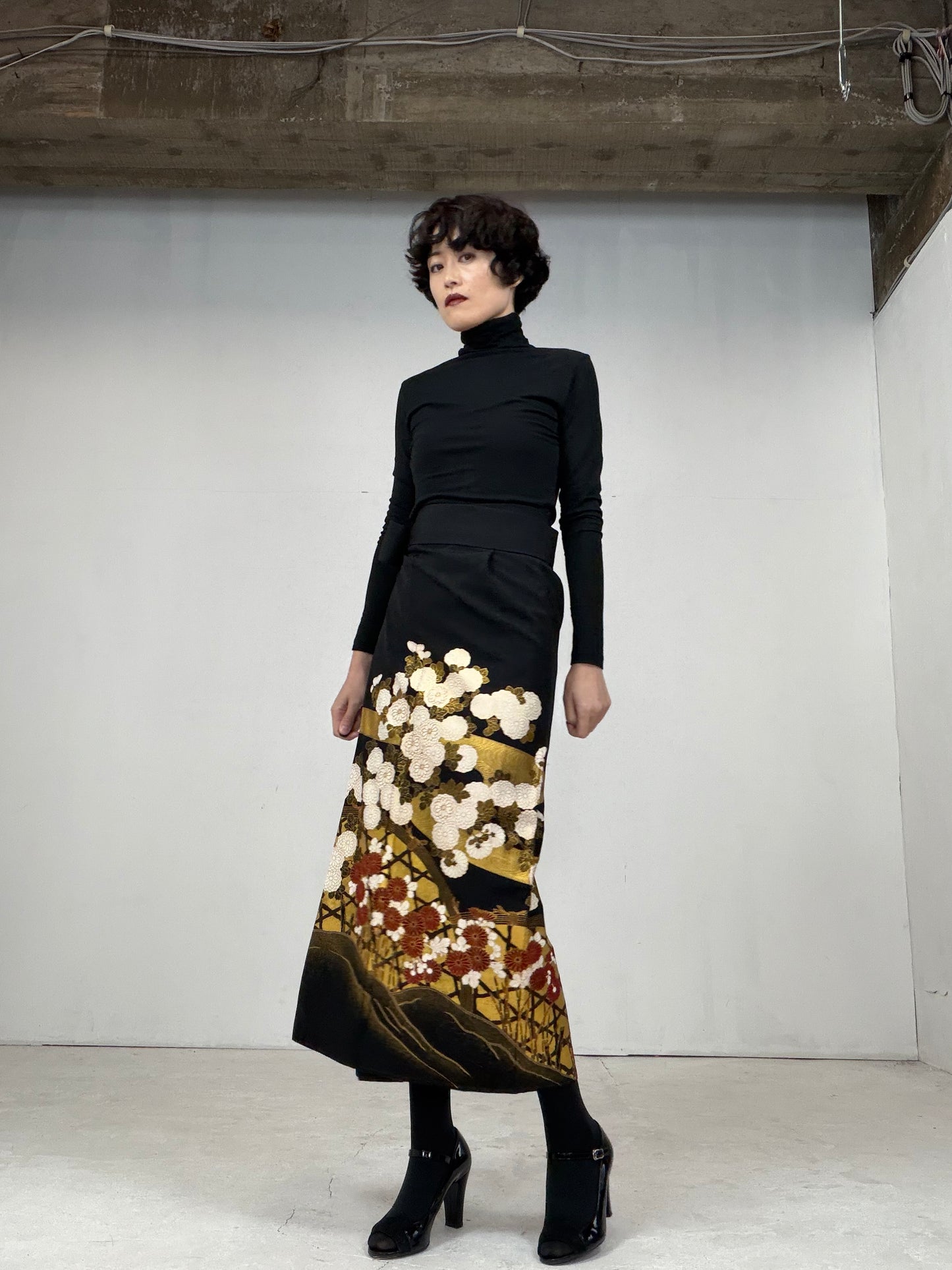 EDO-ZUMA SKIRT UPCYCLED FROM JAPANESE KIMONO "013"