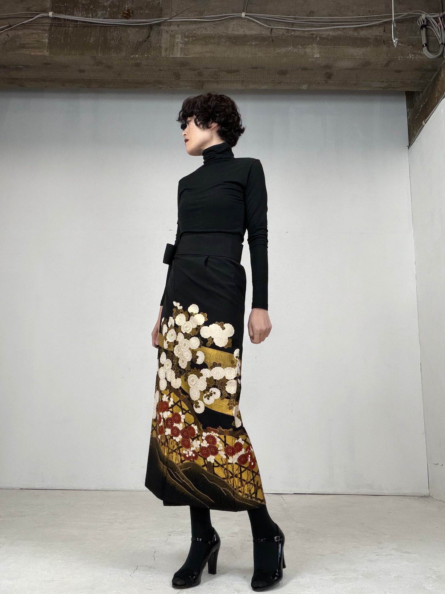 EDO-ZUMA SKIRT UPCYCLED FROM JAPANESE KIMONO "013"