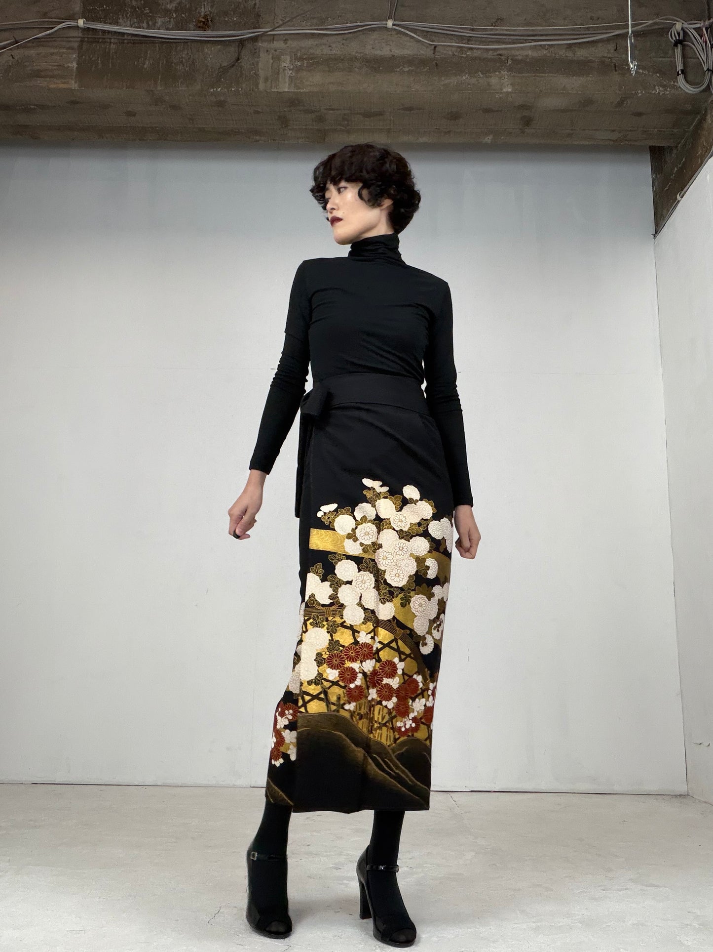 EDO-ZUMA SKIRT UPCYCLED FROM JAPANESE KIMONO "013"