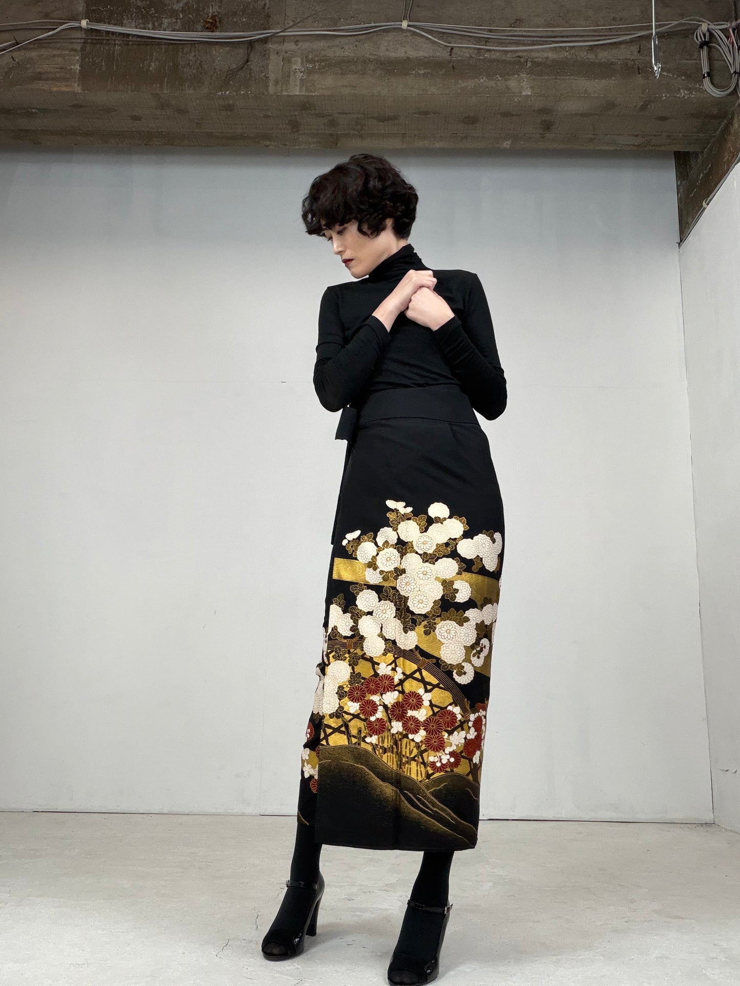 EDO-ZUMA SKIRT UPCYCLED FROM JAPANESE KIMONO "013"