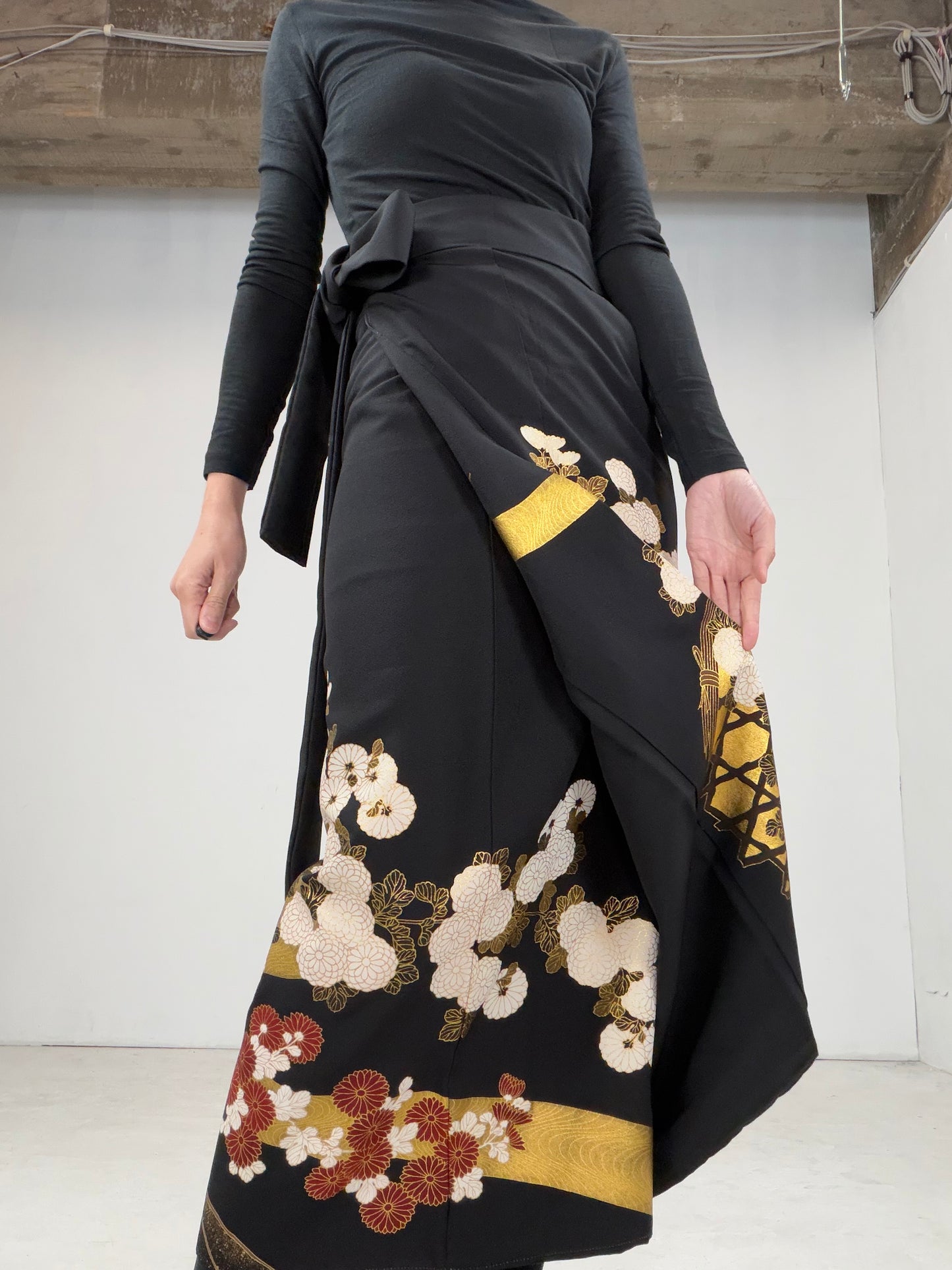 EDO-ZUMA SKIRT UPCYCLED FROM JAPANESE KIMONO "013"