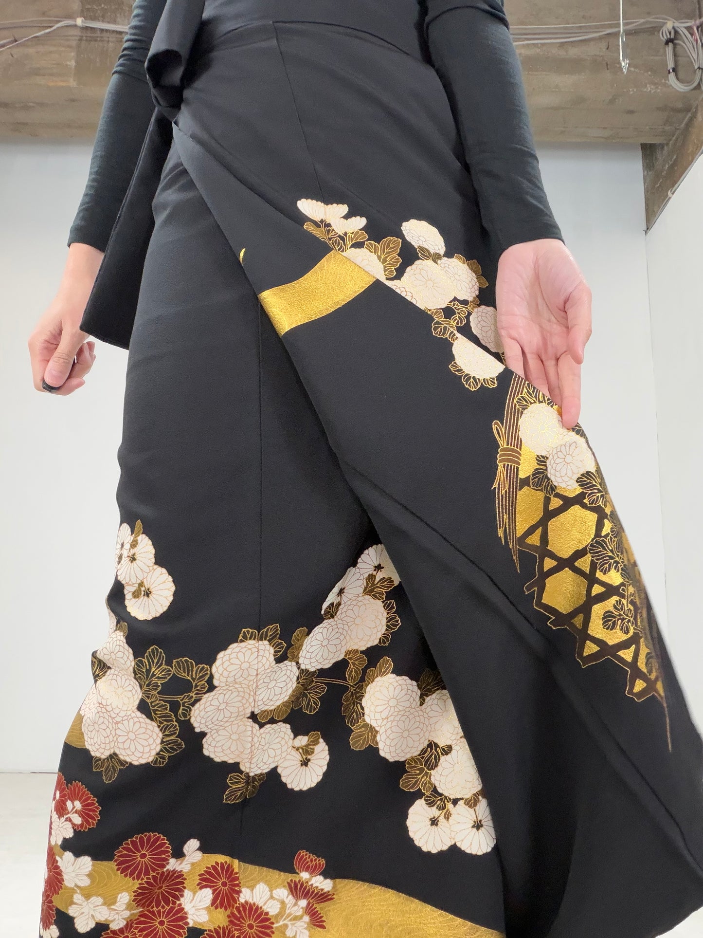 EDO-ZUMA SKIRT UPCYCLED FROM JAPANESE KIMONO "013"