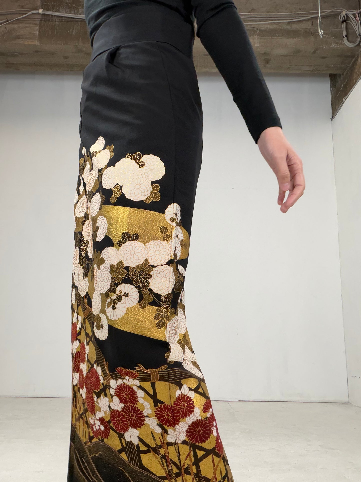 EDO-ZUMA SKIRT UPCYCLED FROM JAPANESE KIMONO "013"
