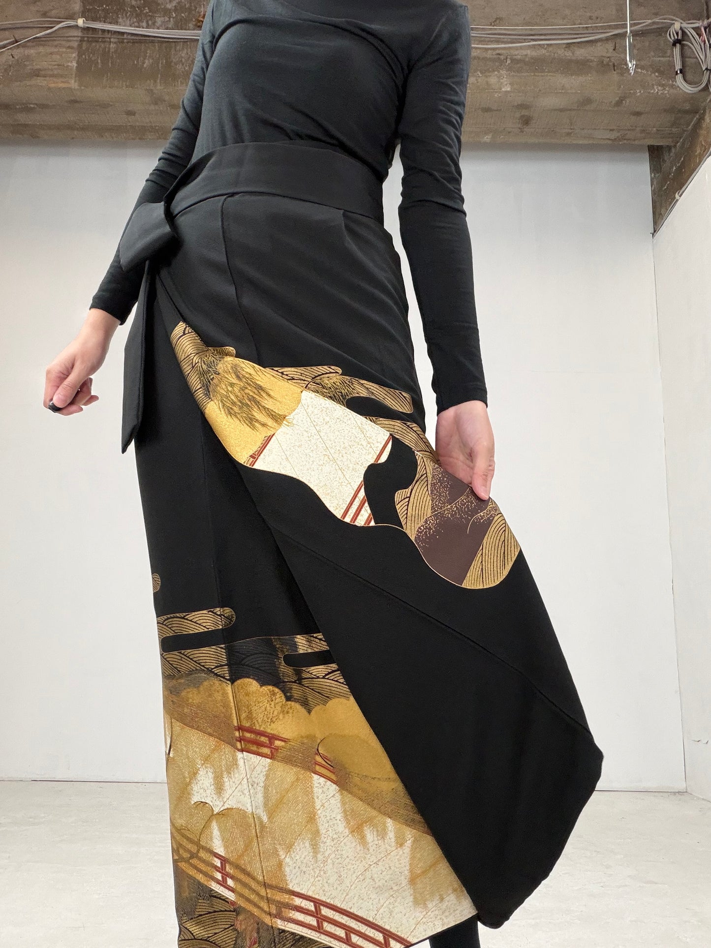 EDO-ZUMA SKIRT UPCYCLED FROM JAPANESE KIMONO "012"*damage