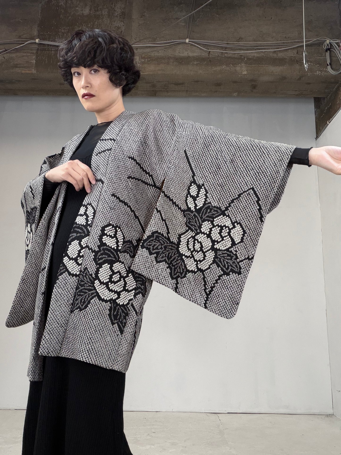 VINTAGE SHIBORI HAORI "black flower"