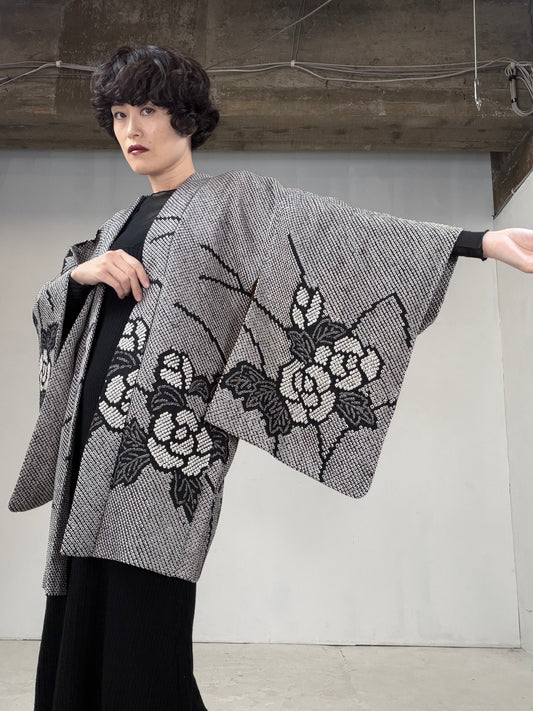 VINTAGE SHIBORI HAORI "black flower"
