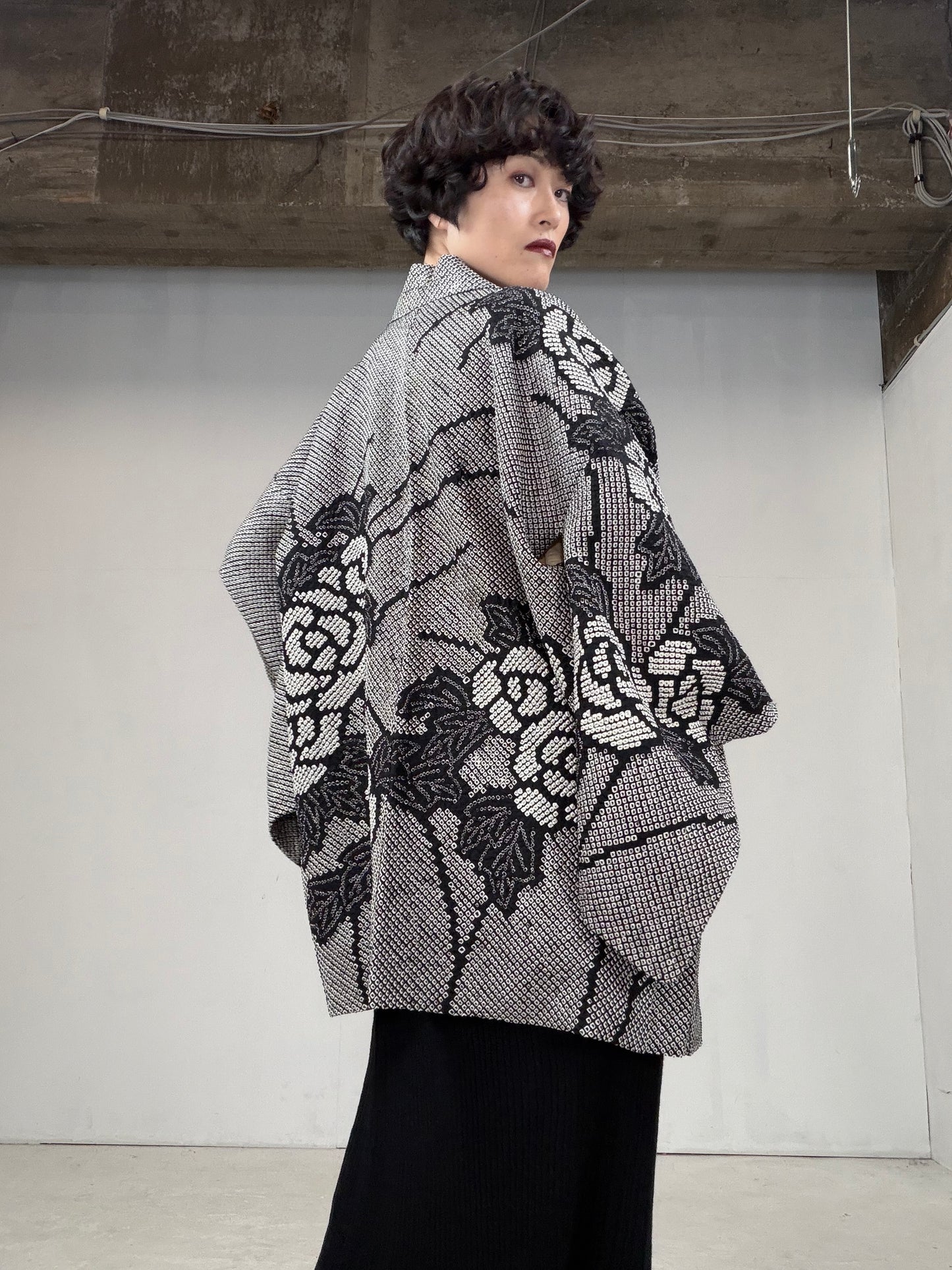 VINTAGE SHIBORI HAORI "black flower"