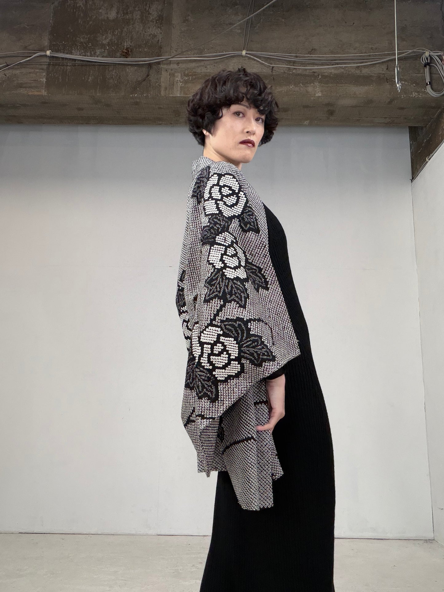 VINTAGE SHIBORI HAORI "black flower"