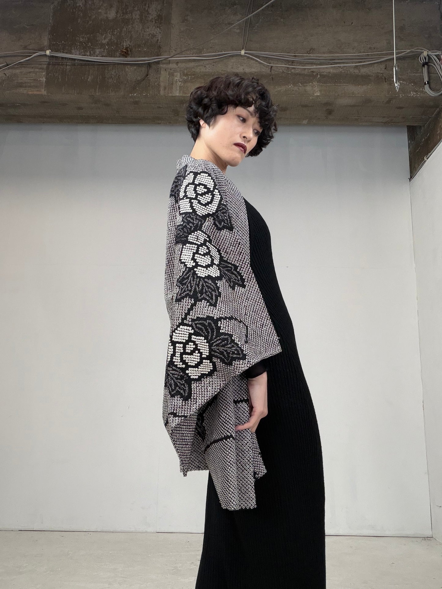 VINTAGE SHIBORI HAORI "black flower"