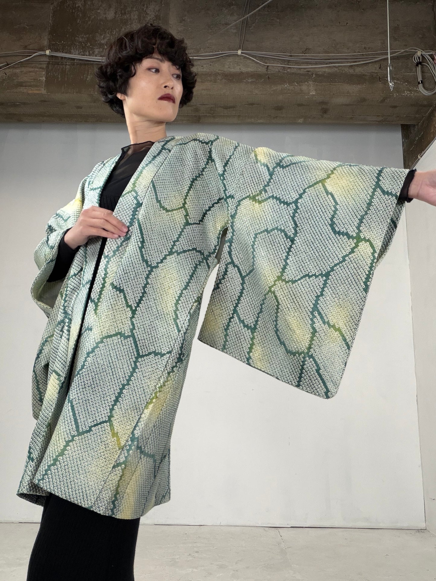 VINTAGE SHIBORI HAORI "green-bokashi"