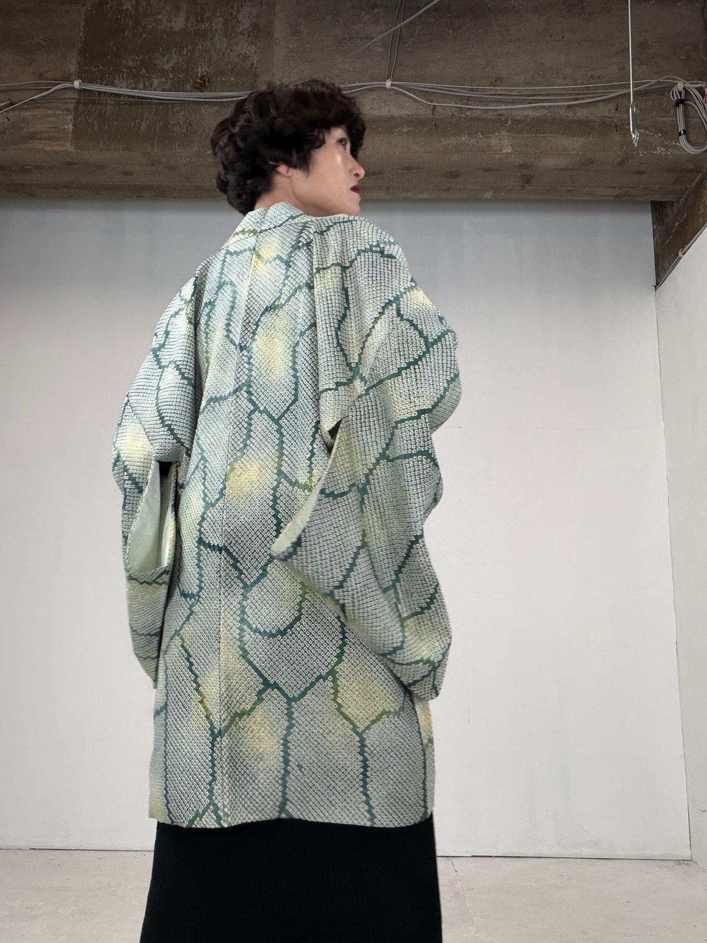 VINTAGE SHIBORI HAORI "green-bokashi"