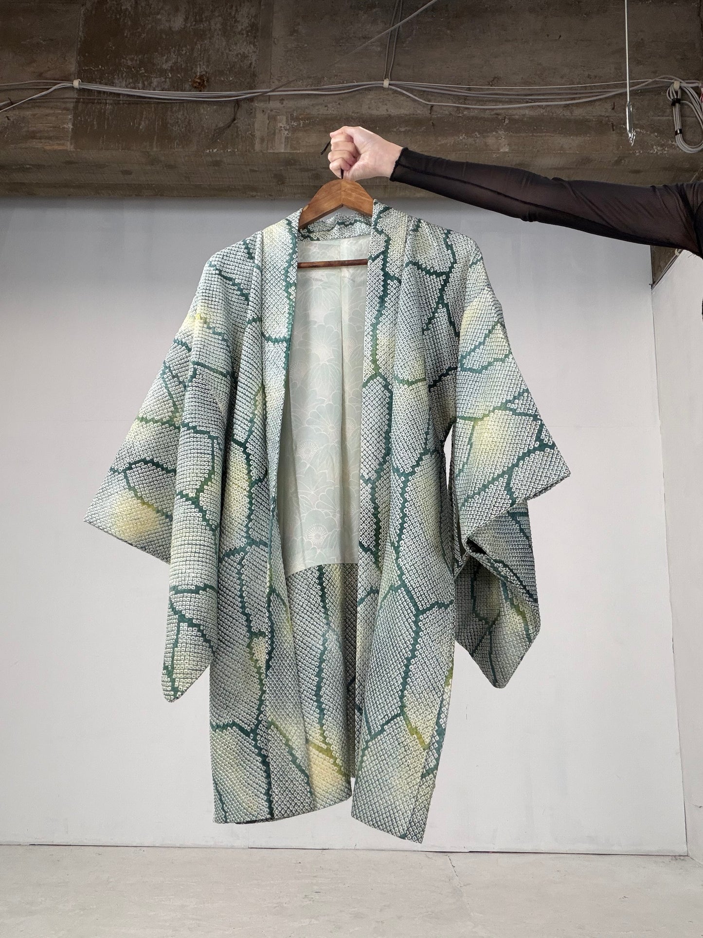 VINTAGE SHIBORI HAORI "green-bokashi"