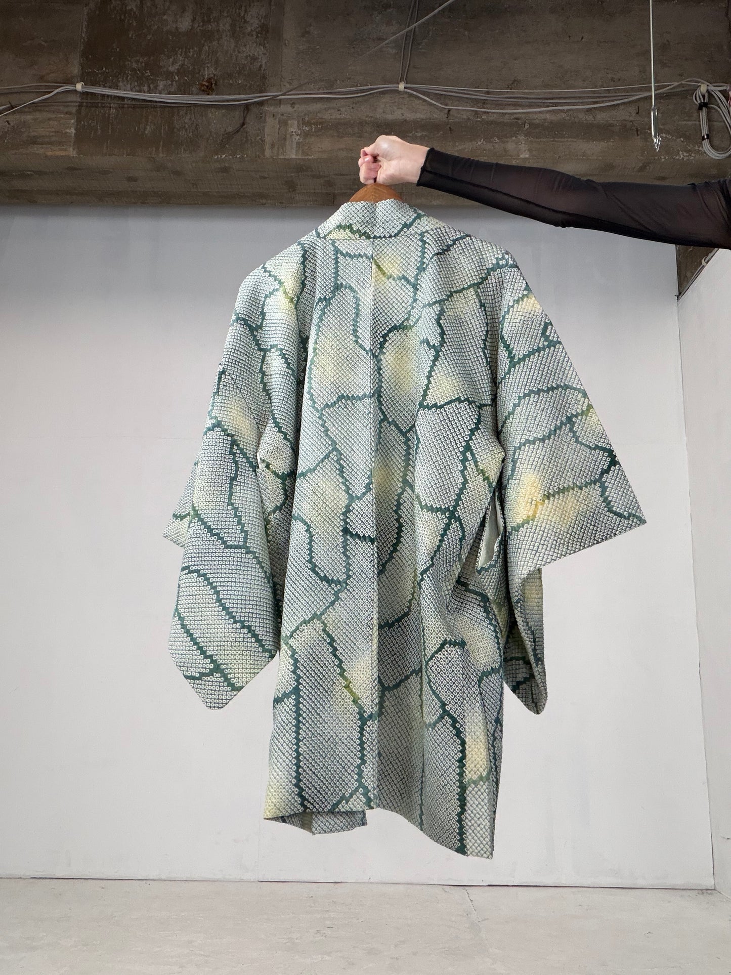 VINTAGE SHIBORI HAORI "green-bokashi"