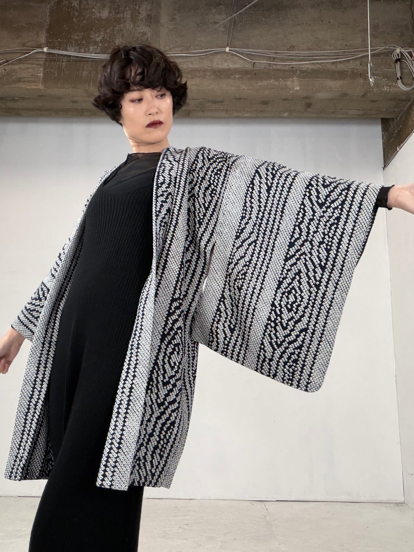 VINTAGE SHIBORI HAORI "black-nenrin"