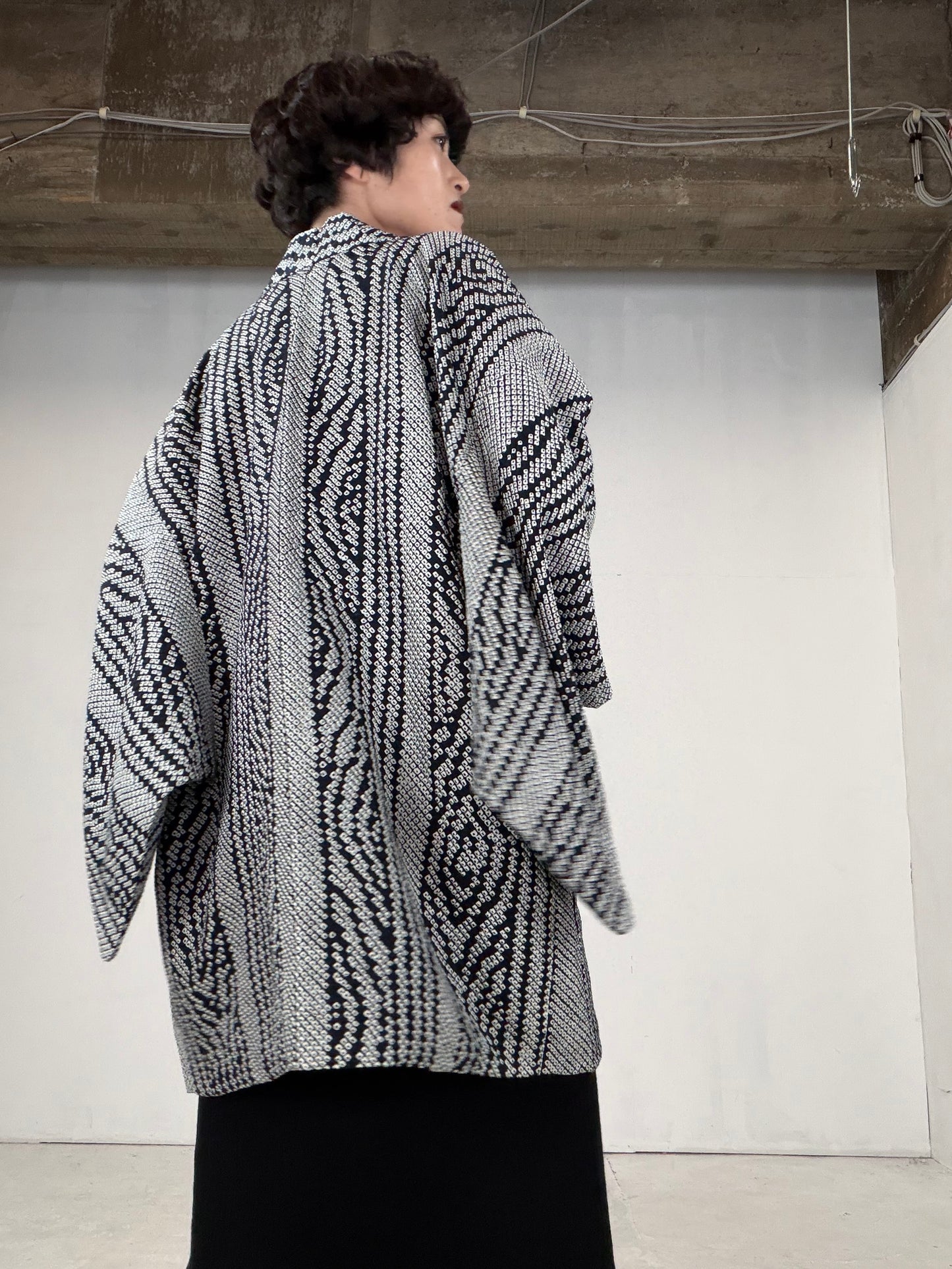 VINTAGE SHIBORI HAORI "black-nenrin"