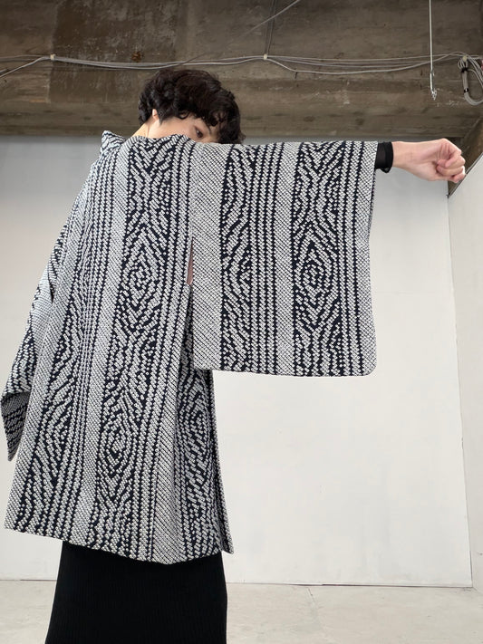 VINTAGE SHIBORI HAORI "black-nenrin"