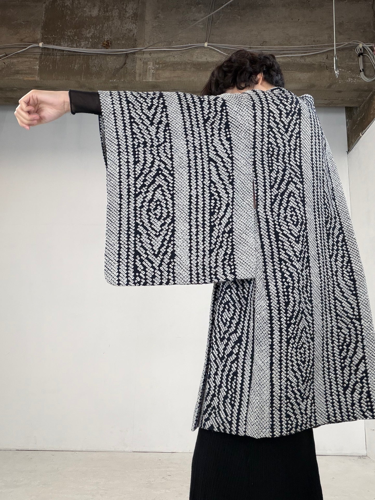 VINTAGE SHIBORI HAORI "black-nenrin"