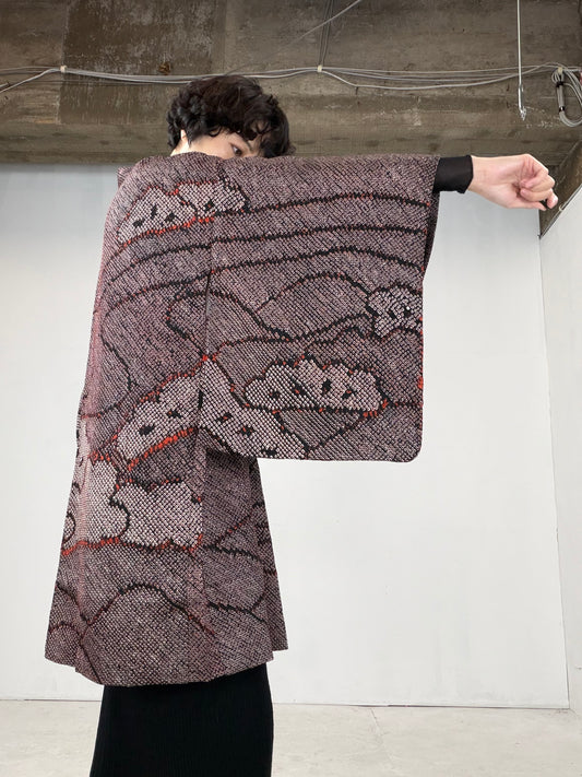 VINTAGE SHIBORI HAORI "black-red, matsu"