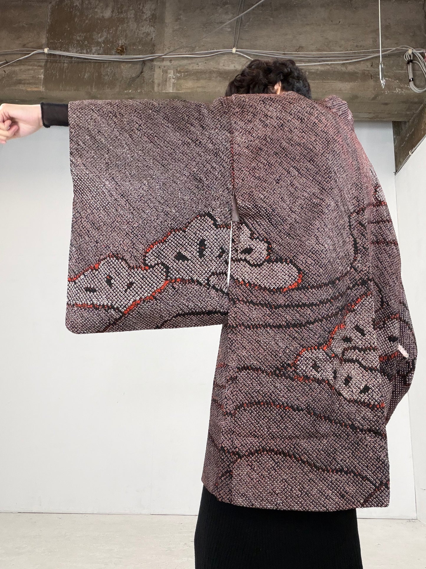 VINTAGE SHIBORI HAORI "black-red, matsu"