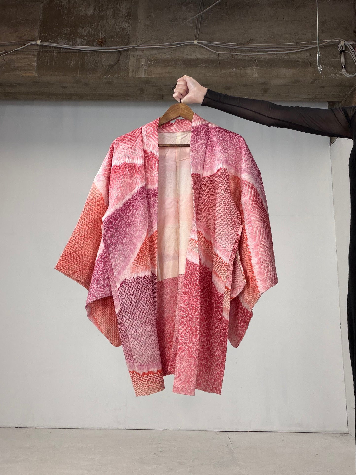 VINTAGE SHIBORI HAORI "pink-kikko"