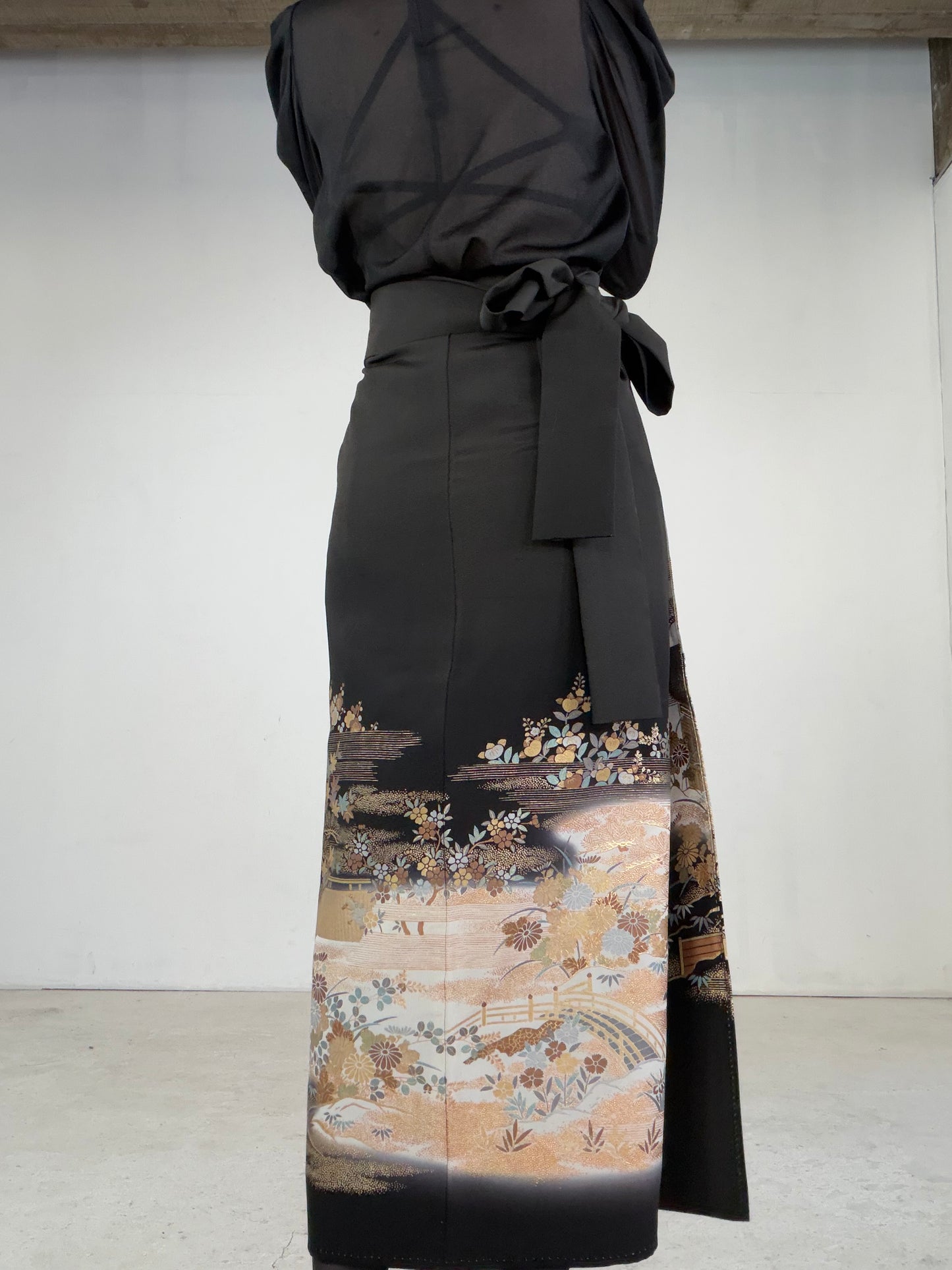 EDO-ZUMA SKIRT UPCYCLED FROM JAPANESE KIMONO "EDO038"