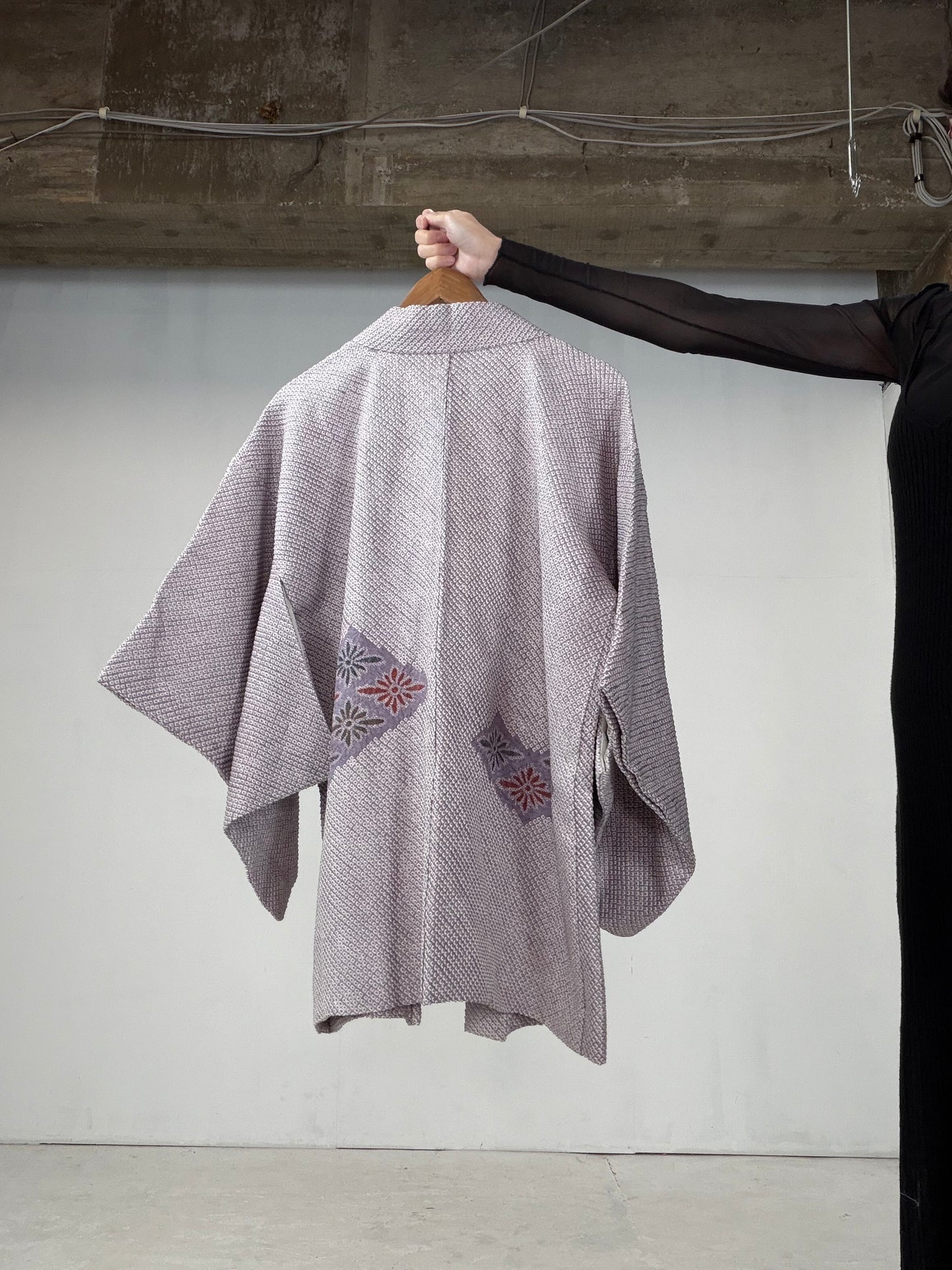VINTAGE SHIBORI HAORI "usu-murasaki-hana"