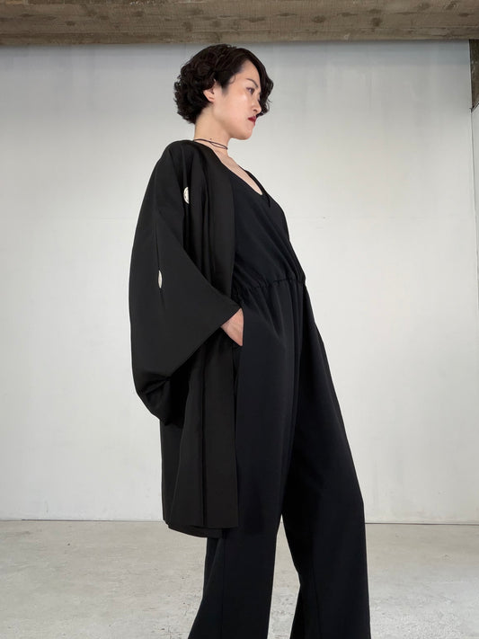 VINTAGE KUROMONTSUKI HAORI "cherry blossoms, maruni-kenkatabami, KUR116" *damage